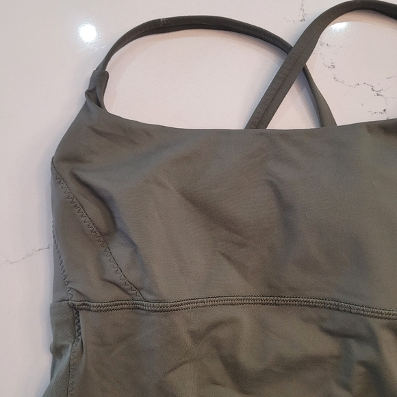 Lululemon Athletica tank-top - size 4 - Picture 4 of 10